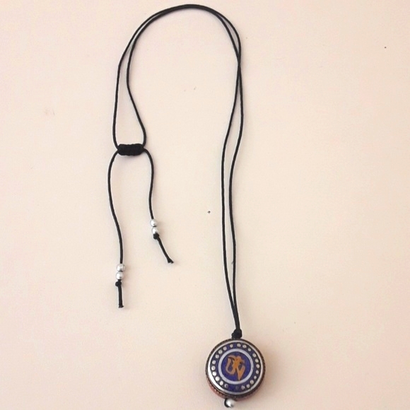 OM SYMBOL NECKLACE - Picture 8 of 8